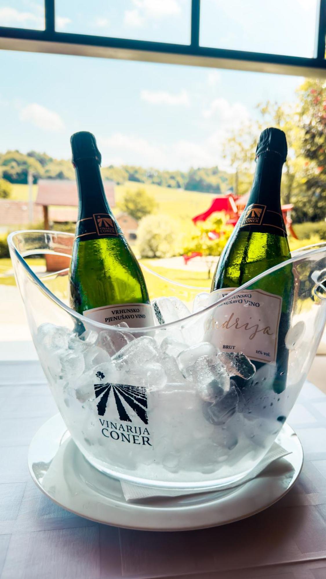 Bed&Breakfast Vinarija Coner 别洛瓦尔 外观 照片