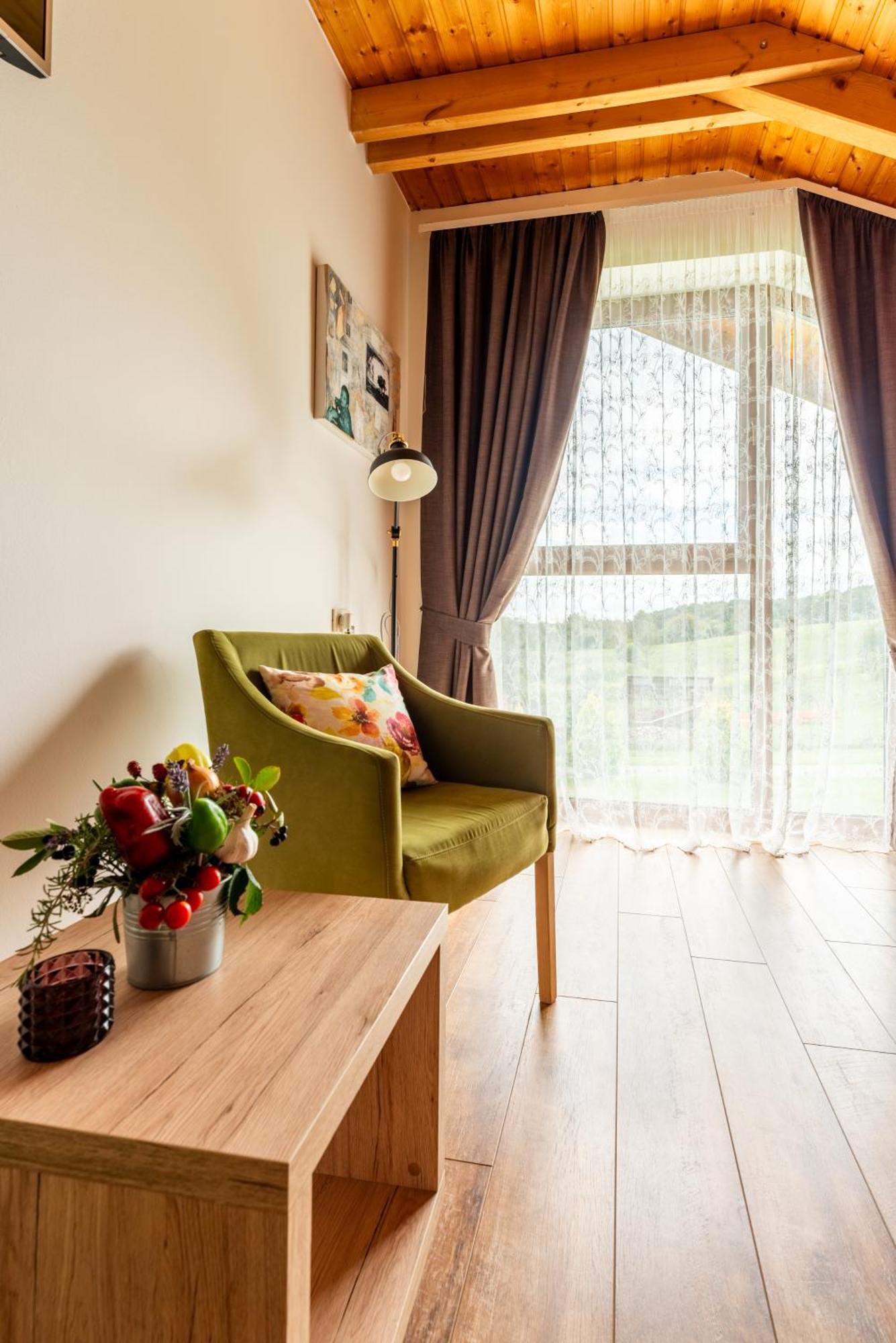 Bed&Breakfast Vinarija Coner 别洛瓦尔 外观 照片