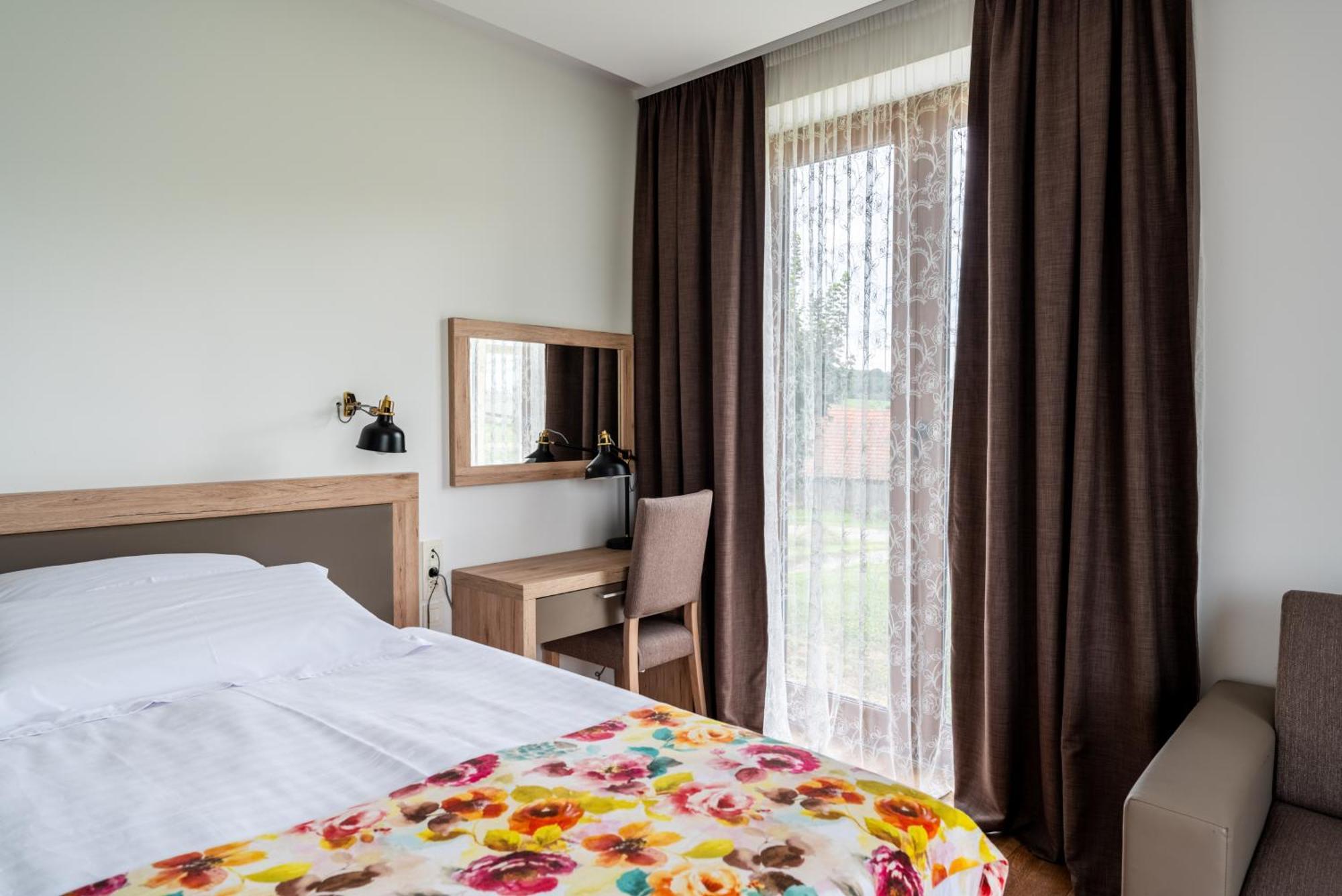 Bed&Breakfast Vinarija Coner 别洛瓦尔 外观 照片