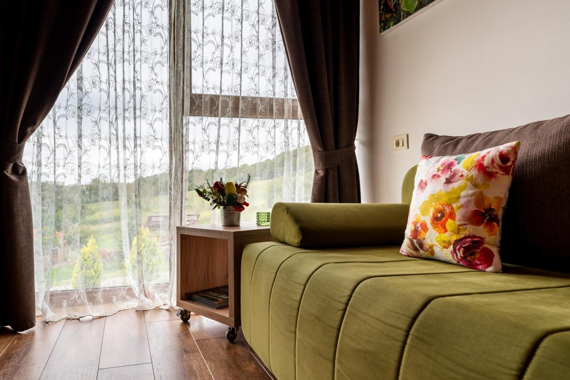 Bed&Breakfast Vinarija Coner 别洛瓦尔 外观 照片