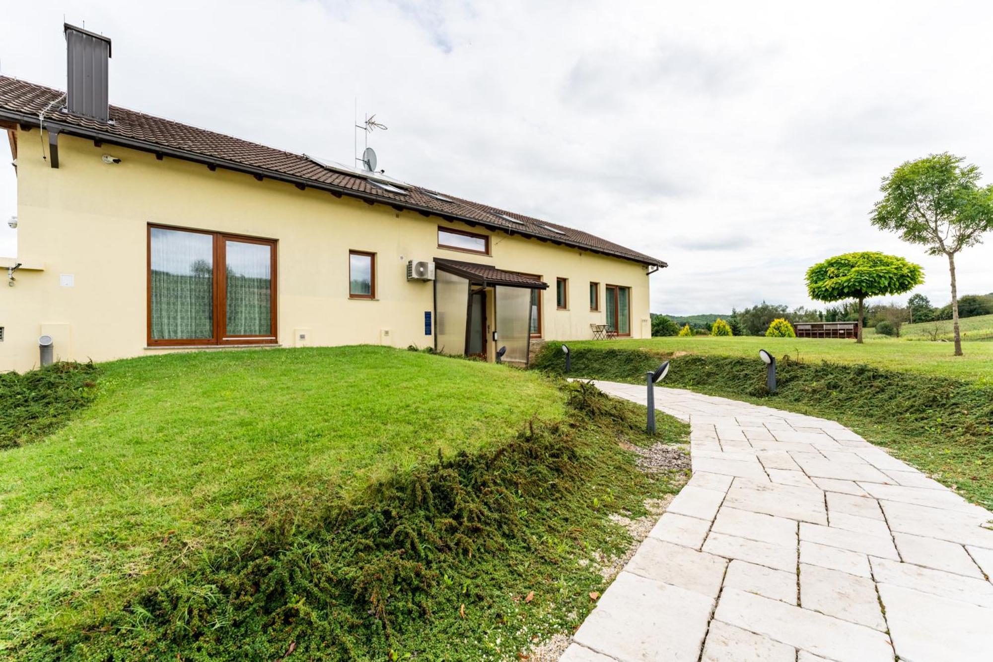 Bed&Breakfast Vinarija Coner 别洛瓦尔 外观 照片